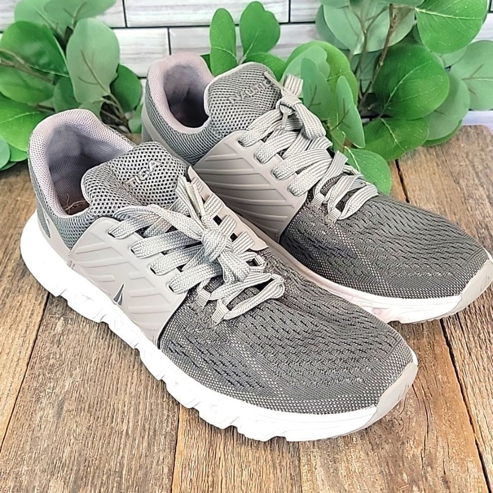 Nautica Men's casual sneakers Size 10